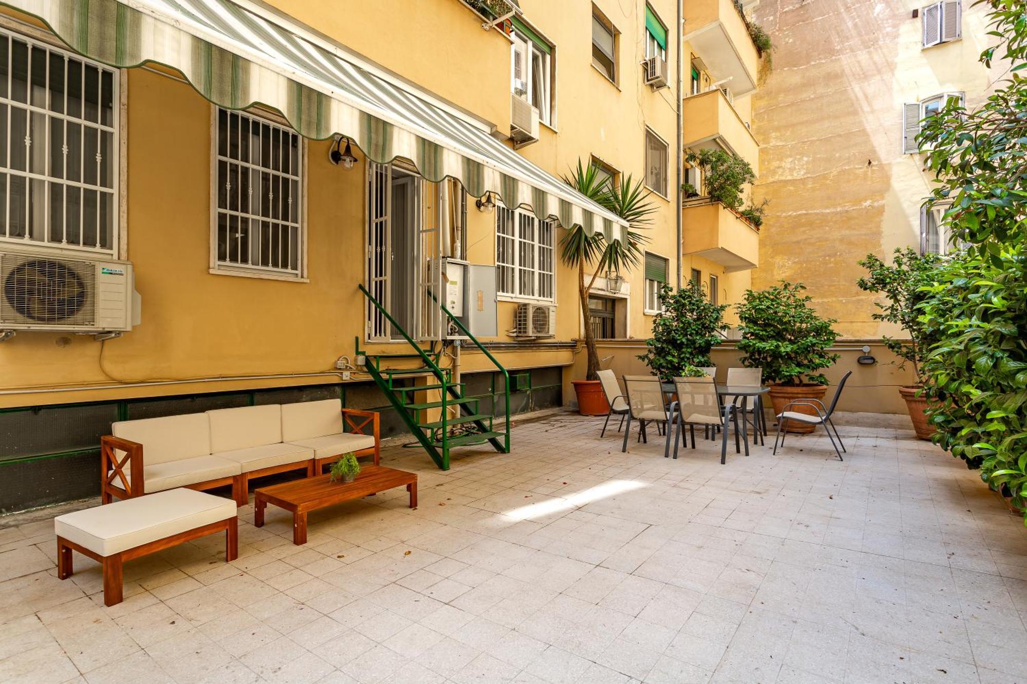 Apartment Iflat Vatican Spacious With Terrace